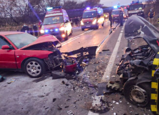 Trei autovehicule au intrat în coliziune pe DN13. Un bărbat de 72 de ani și-a pierdut viața