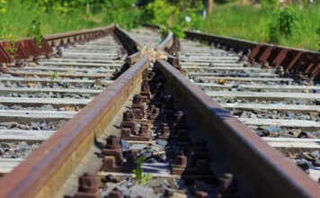 Dosar penal în cazul celor două trenuri cu încărcătură inflamabilă care au ajuns pe aceeași linie în Sighișoara, riscând o explozie de proporții. Unul dintre mecanici ar fi consumat alcool